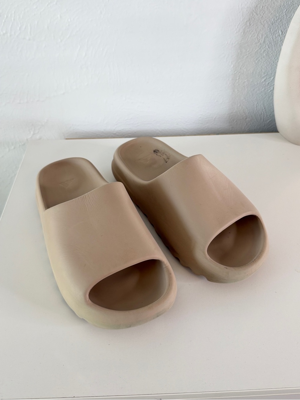 Yeezy Slide - Picture 3 of 5